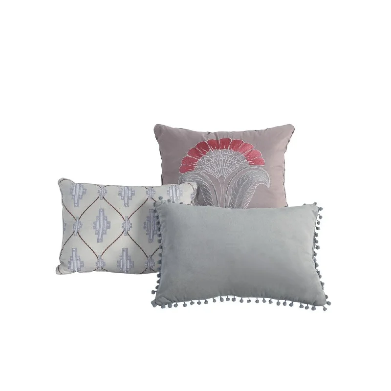 Down - filled comforters for supreme warmth and lightnessRoya Comforter Set
