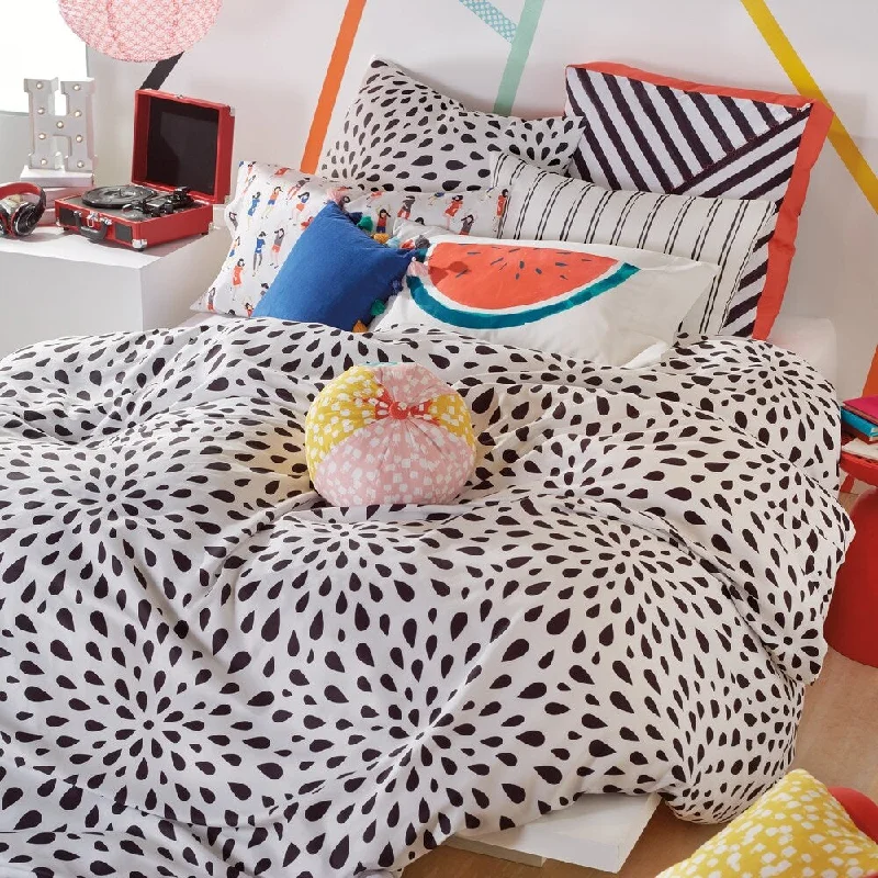 Latex - filled comforters with a bouncy texture and good supportScribble Ink Drop Full/Queen 3-piece Reversible Comforter Set Latex - filled comforters with a bouncy texture and good supportScribble Ink Drop Full/Queen 3-piece Reversible Comforter Set