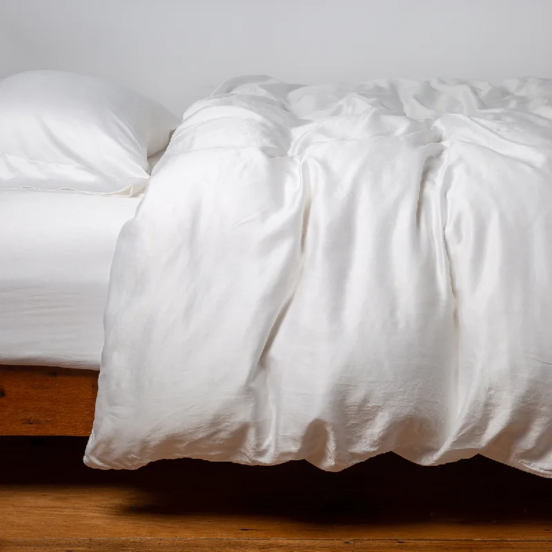 Zipper - closure duvet covers for easy removal and washingSeraphina Duvet Cover