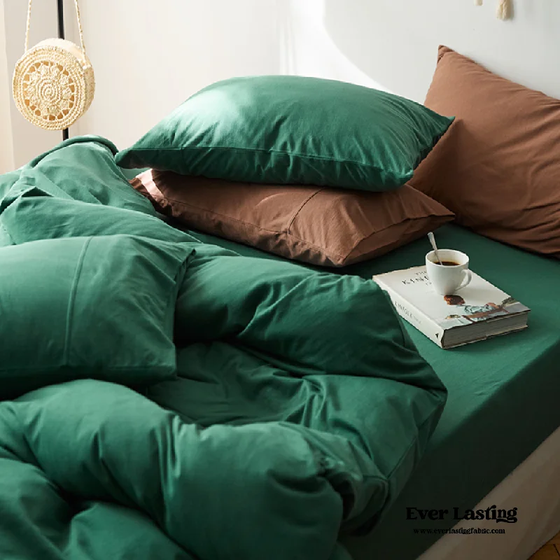 Ombre - colored duvet covers with a gradient effect for a trendy and unique styleSolid Duvet Cover / Forest Green