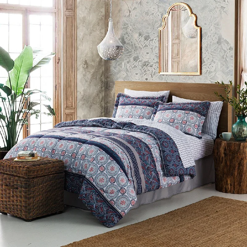 King - size comforters to fit large king - sized beds perfectlyStyle Décor Randall 8-Piece Bed-in-a-Bag Comforter Set King - size comforters to fit large king - sized beds perfectlyStyle Décor Randall 8-Piece Bed-in-a-Bag Comforter Set