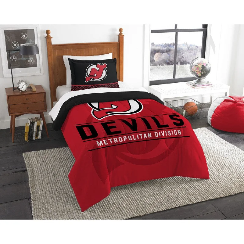 Cotton - filled comforters for a breathable and natural sleep experienceThe Northwest Company NHL New Jersey Devils Red/Black/White Twin 2-piece Comforter Set Cotton - filled comforters for a breathable and natural sleep experienceThe Northwest Company NHL New Jersey Devils Red/Black/White Twin 2-piece Comforter Set