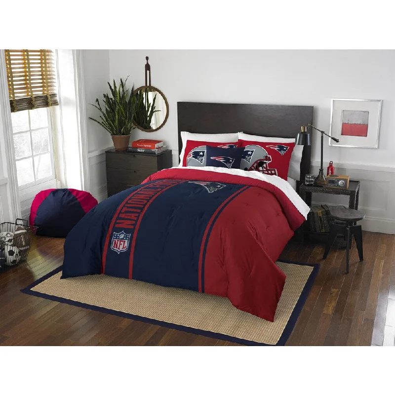Wool - filled comforters with natural moisture - wicking and temperature - regulating featuresThe Northwest Company Official NFL New England Patriots Full Applique 3-piece Comforter Set Wool - filled comforters with natural moisture - wicking and temperature - regulating featuresThe Northwest Company Official NFL New England Patriots Full Applique 3-piece Comforter Set